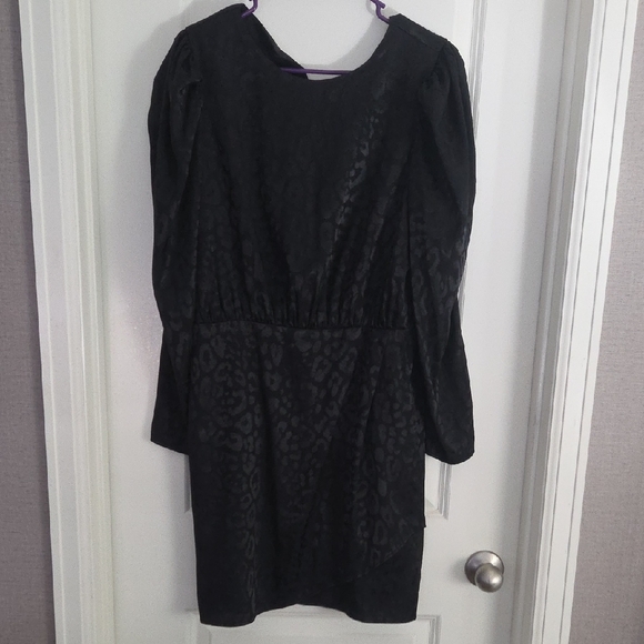 Express Dresses & Skirts - Express Charcoal Animal Pattern Long Sleeve Dress